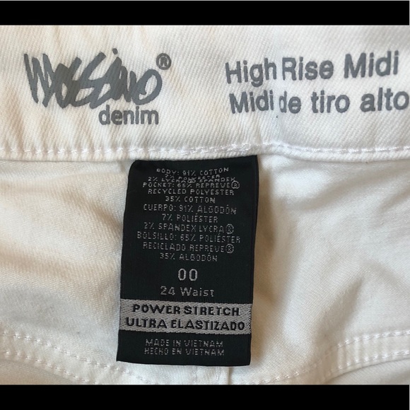 Mossimo white shorts, Woman size 24” - Picture 3 of 3